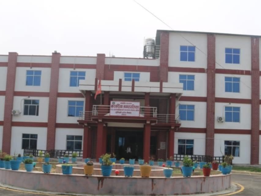 डेढ लाख घुस सहित इन्जिनियर पक्राउ